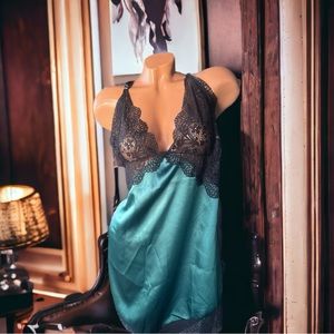 Silky Green Nightie l Black lace trim l 2X